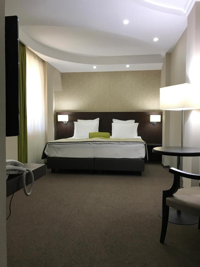 Galaţi Hotel Alex מראה חיצוני תמונה