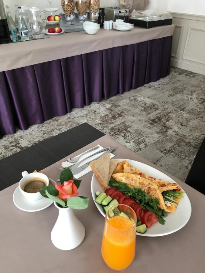 Galaţi Hotel Alex מראה חיצוני תמונה
